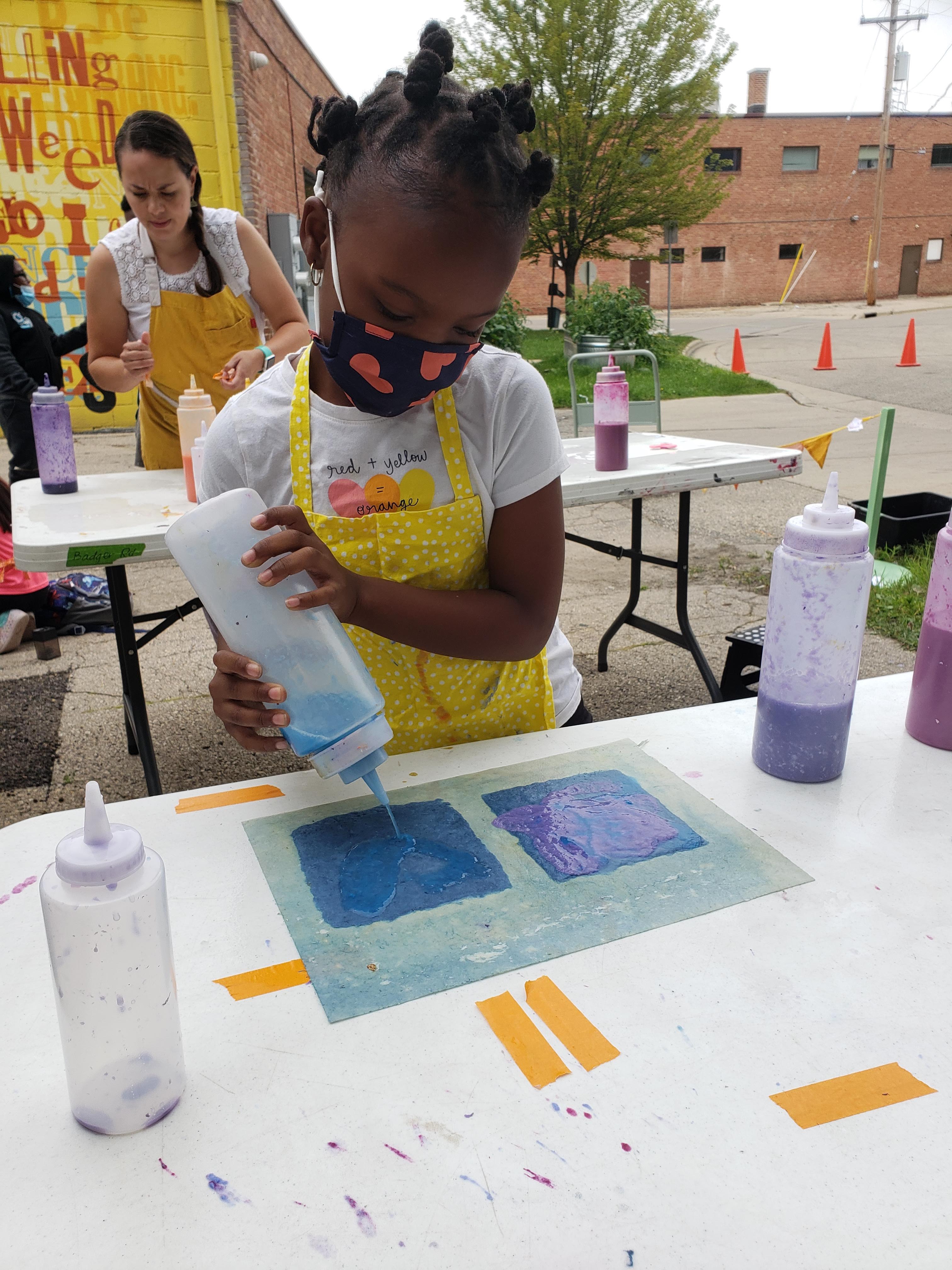 Pinney Library paper making with Maria Amalia Wood